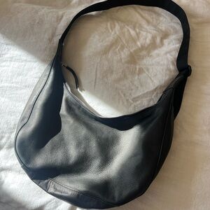 Black Leather Medium Crescent Baggu (like new)